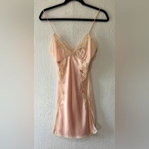 Vintage Jonquil by Diane Samandi Elegant Peach Lace Chemise and Robe